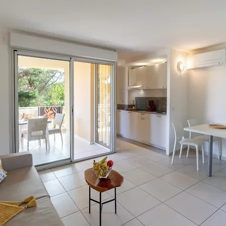 Marina Bianca Aparthotel 3*