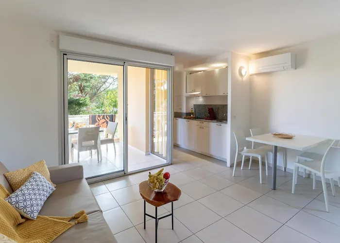 Marina Bianca Aparthotel 3*